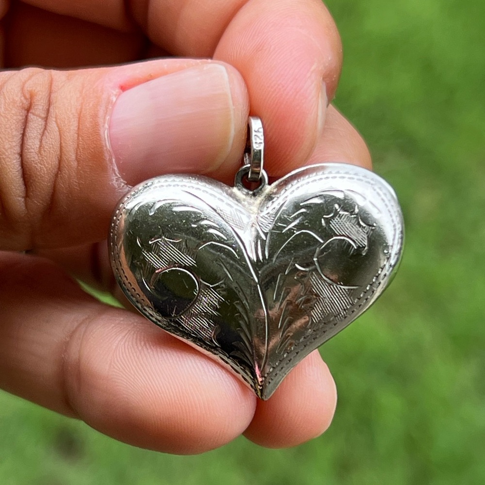 Elegant Silver Puffy Heart Pendant